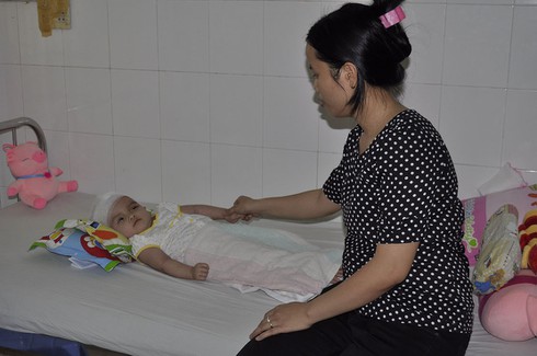 Vụ bé gái ngã chấn thương sọ não: Điểm giữ trẻ không phép - ảnh 1