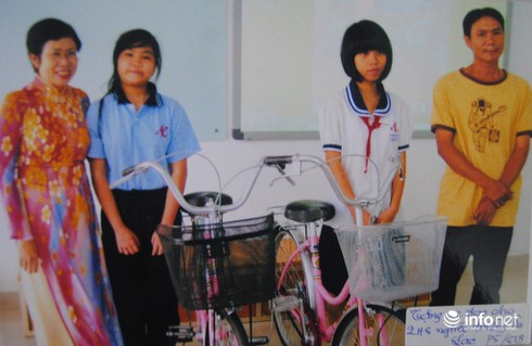 Chuyện người 10 năm ở trọ, gom góp tặng xe đạp cho học trò nghèo - ảnh 1