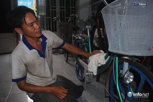 Chuyện người 10 năm ở trọ, gom góp tặng xe đạp cho học trò nghèo - ảnh 2