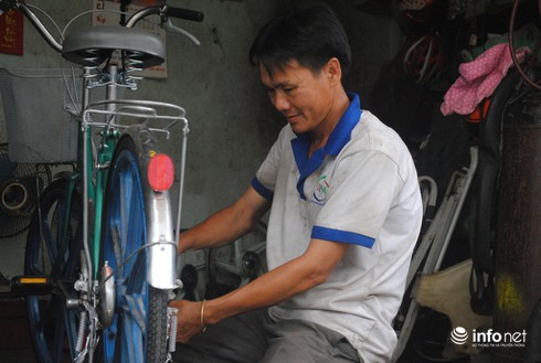 Chuyện người 10 năm ở trọ, gom góp tặng xe đạp cho học trò nghèo - ảnh 3