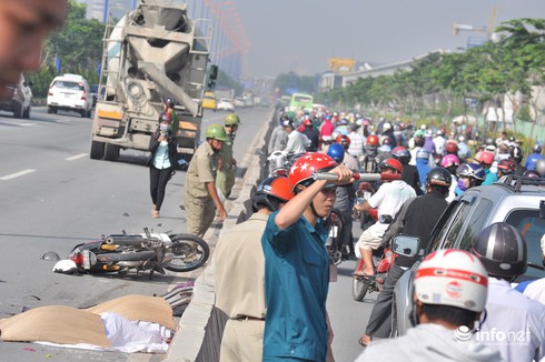 TP.HCM: 2 thiếu nữ bị xe bồn cán tử vong - ảnh 2