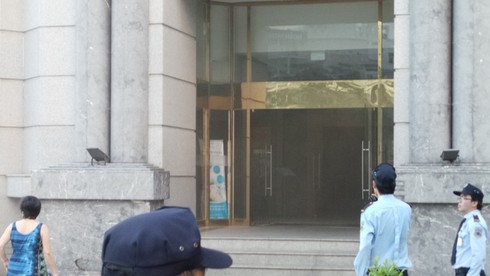 Parkson Lê Đại Hành khói nghi ngút, nhiều người tháo chạy ra đường - ảnh 3