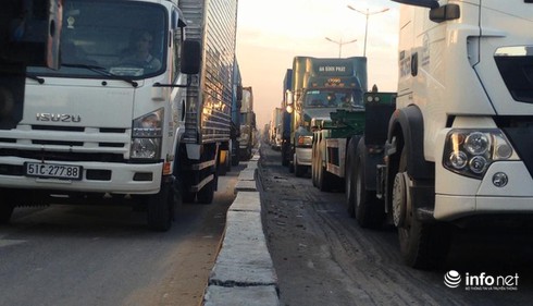 TP.HCM: Hai sự cố giao thông khiến đường kẹt cứng - ảnh 2