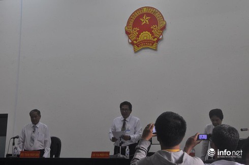 Bắt đầu xét xử vụ án “con ruồi trong chai Number 1” - ảnh 1