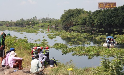 Cứu bạn, thiếu niên bị nước cuốn trôi mất tích - ảnh 1