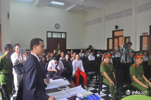 Phúc thẩm vụ “con ruồi trong chai Number 1”: Ba luật sư bào chữa cho bị cáo - ảnh 1