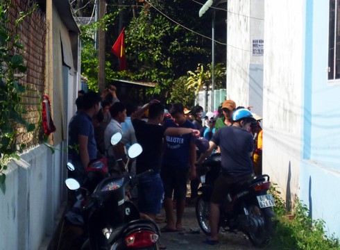 Án mạng kinh hoàng: Người treo cổ, người chết gục trên vũng máu - ảnh 1