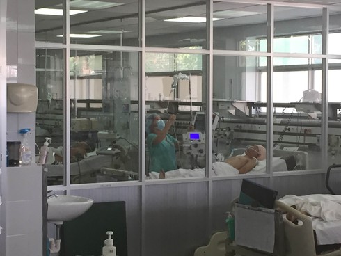 Truy sát, chặt lìa bàn tay thanh niên trên phố vì mâu thuẫn giữa 2 cô gái? - ảnh 3