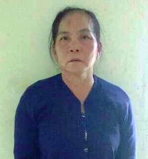 Thiếu tiền tiêu xài, bà già 61 tuổi mang búa, dao đi cướp - ảnh 1