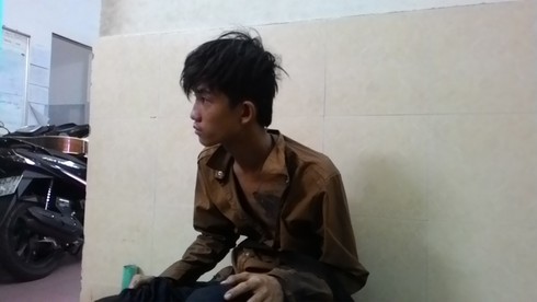 TP.HCM: Nam thanh niên 19 tuổi giả tàn tật kiếm 1 triệu đồng/ngày - ảnh 2