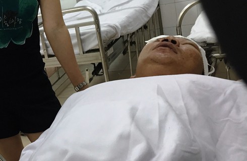 Hai thanh niên lao vào bệnh viện chém 2 người trọng thương - ảnh 2