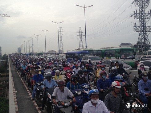 Nữ phụ hồ chết thảm dưới bánh xe bồn - ảnh 2