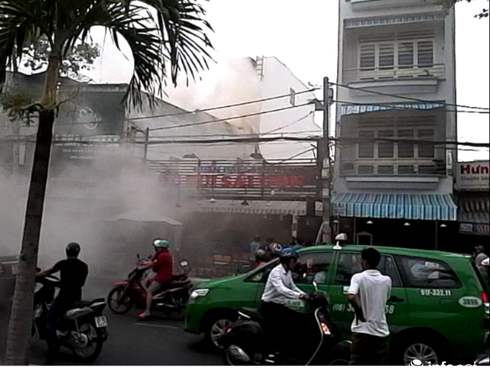 Cháy dữ dội tại quán rang xay cà phê trên đường Hoàng Sa - ảnh 2