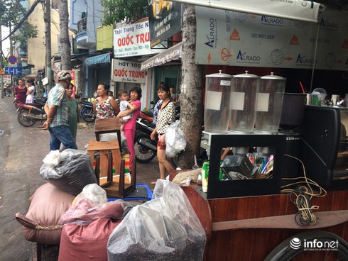 Cháy dữ dội tại quán rang xay cà phê trên đường Hoàng Sa - ảnh 3