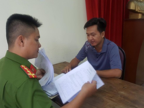 Chiêu thức tinh vi của gã lừa đảo tiền tỷ mua hàng loạt Iphone, Macbook - ảnh 1