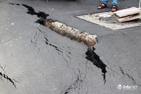 Sụt, nứt nghiêm trọng trên đường Trường Sa - ảnh 1