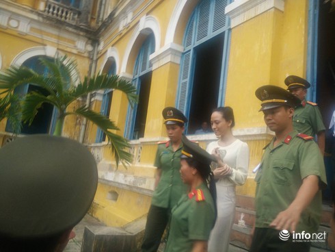 Tòa trả hồ sơ để làm rõ 16,5 tỷ là “hợp đồng tình ái” hay lừa đảo - ảnh 3