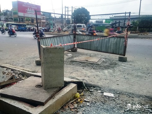 TP.HCM: Chạy đón xe buýt, người đàn ông lọt hố công trình tử vong - ảnh 1