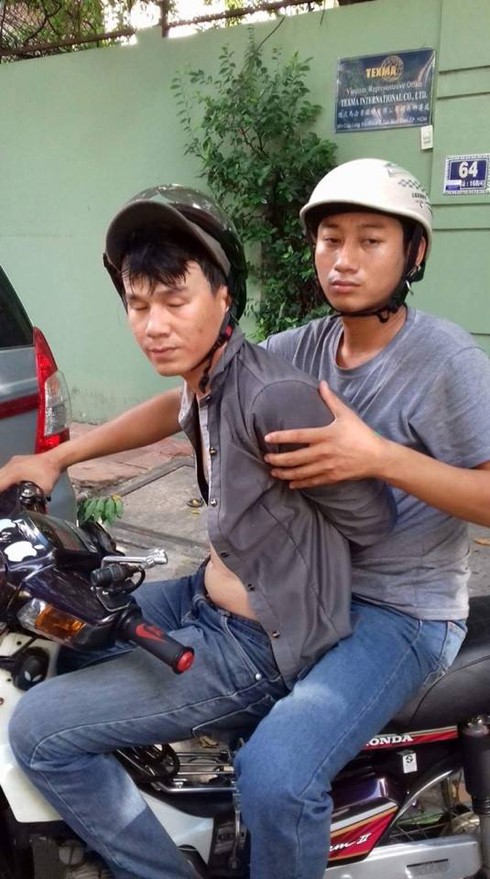 TP.HCM: Hiệp sĩ bắt giữ kẻ bẻ cần gạt nước xe ô tô - ảnh 1