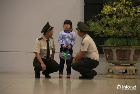 Kiều bào hối hả về quê ăn Tết - ảnh 16