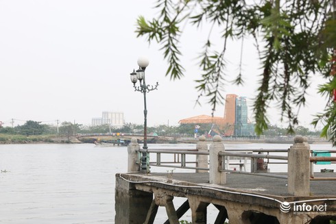 TP.HCM: Công viên bến Bạch Đằng xuống cấp trầm trọng - ảnh 4