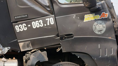 Xe ben tông sập nhà dân, 1 người đang ngủ tử vong - ảnh 1