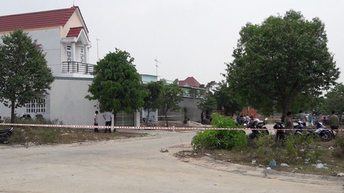 Con trai 9 tuổi kêu cứu khi bố mẹ tử vong trong nhà - ảnh 1