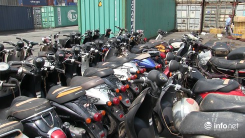 TP.HCM: Phát hiện khối lượng lớn xe máy và thiết bị điện tử nhập lậu - ảnh 1