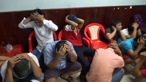 Triệt phá đường dây đánh bạc “Tùng sẻ” ở Q.9, TP.HCM - ảnh 1