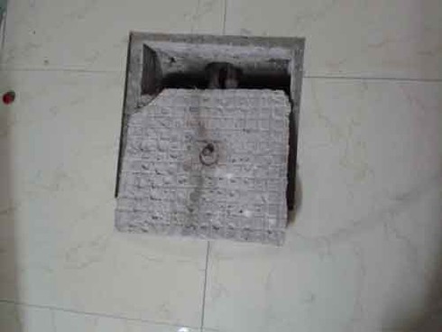 Nền nhà nóng bỏng tại Hà Nội: Không biết cầu cứu ai? - ảnh 1