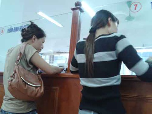 Người đăng ký bảo hiểm thất nghiệp tăng vọt - ảnh 2