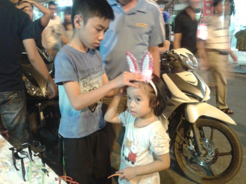 Nghịch cảnh bánh Trung thu ế chưa từng, đồ chơi mang thúng hốt bạc - ảnh 14