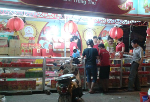 Nghịch cảnh bánh Trung thu ế chưa từng, đồ chơi mang thúng hốt bạc - ảnh 4