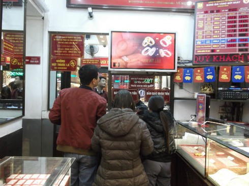 Giá vàng giảm sốc, khách hờ hững thăm dò - ảnh 9