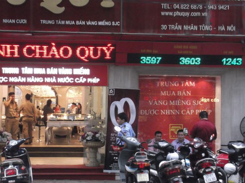 Giá vàng giảm sốc, khách hờ hững thăm dò - ảnh 1