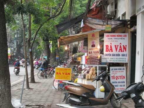 Hà Nội: Đi tìm lạc rang húng lìu