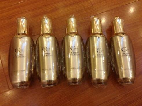 Xôn xao huyết thanh sống trắng da: