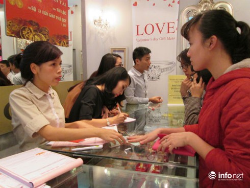 Tranh nhau đặt cọc,