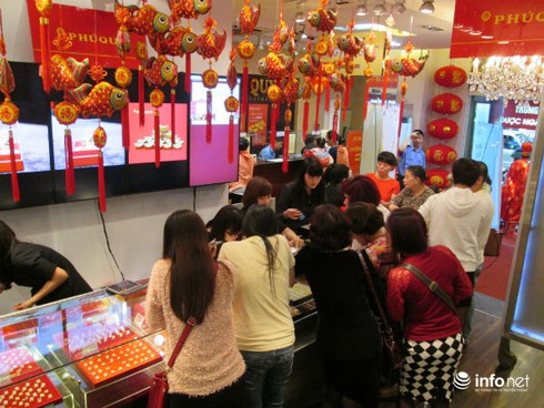 Tranh nhau đặt cọc,