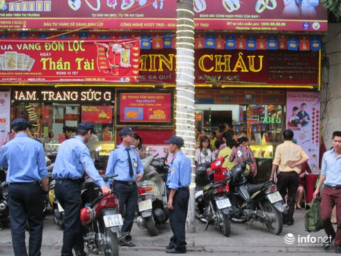 Tranh nhau đặt cọc,