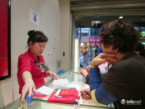 Tranh nhau đặt cọc,