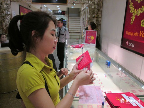 Tranh nhau đặt cọc,