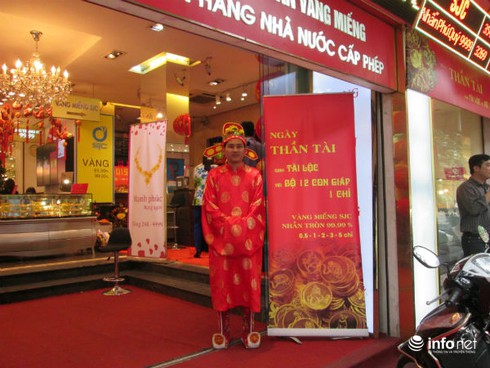 Tranh nhau đặt cọc,