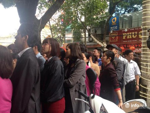 Tranh nhau đặt cọc,