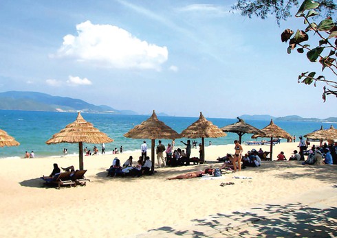 Tăng giá, “cháy” tour du lịch dịp lễ 30/4 - ảnh 1