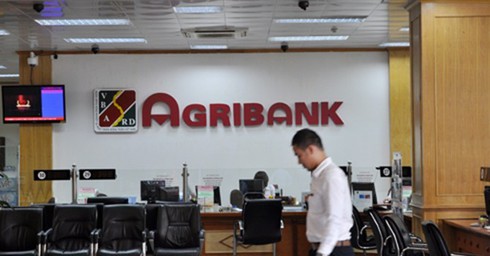 Agribank họp bất thường, dừng ưu tiên tuyển con cán bộ - ảnh 1