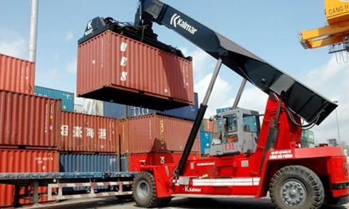 Tháng đầu năm, Việt Nam nhập siêu 200 triệu USD - ảnh 1