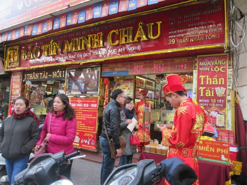 Mua vàng ngày thần tài: Tiệm vàng từ chối mua vào, khách