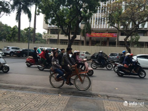 Độc đáo xe đạp làm từ gỗ óc chó, giá đắt ngang xe máy ở Hà Nội - ảnh 6