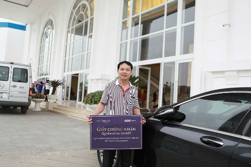 Cư dân phấn khởi nhận sổ đỏ biệt thự biển FLC L’Amoura - ảnh 2